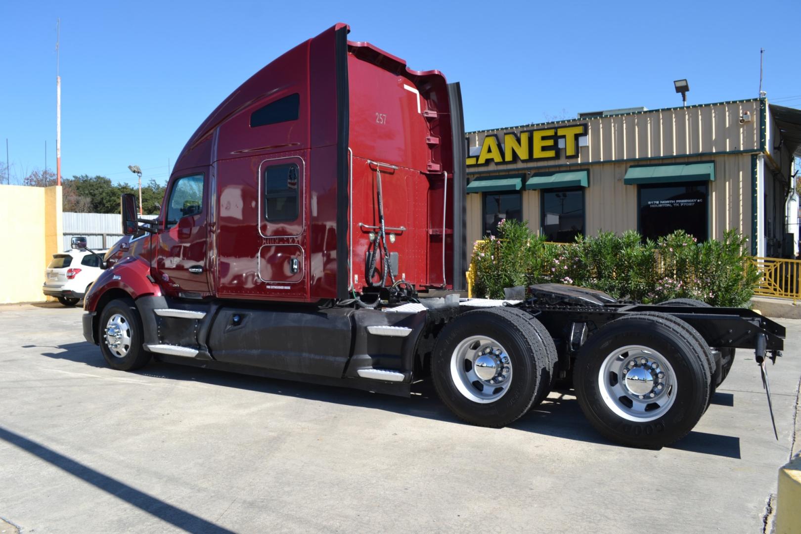 2017 MAROON KENWORTH T680 with an PACCAR MX13 12.9L 455HP engine, ULTRASHIFT 10SPD AUTOMATIC transmission, located at 9172 North Fwy, Houston, TX, 77037, (713) 910-6868, 29.887470, -95.411903 - 76" RAISED ROOF SLEEPER, DOUBLE BUNK, DUAL 135 GALLON FUEL TANKS, WB: 230", RATIO: 3.36, ALUMINUM WHEELS, BUILT-IN NAVIGATION, CRUISE CONTROL, POWER WINDOWS, LOCKS, & MIRRORS, ENGINE BRAKE, 53,200LB GVWR - Photo#6